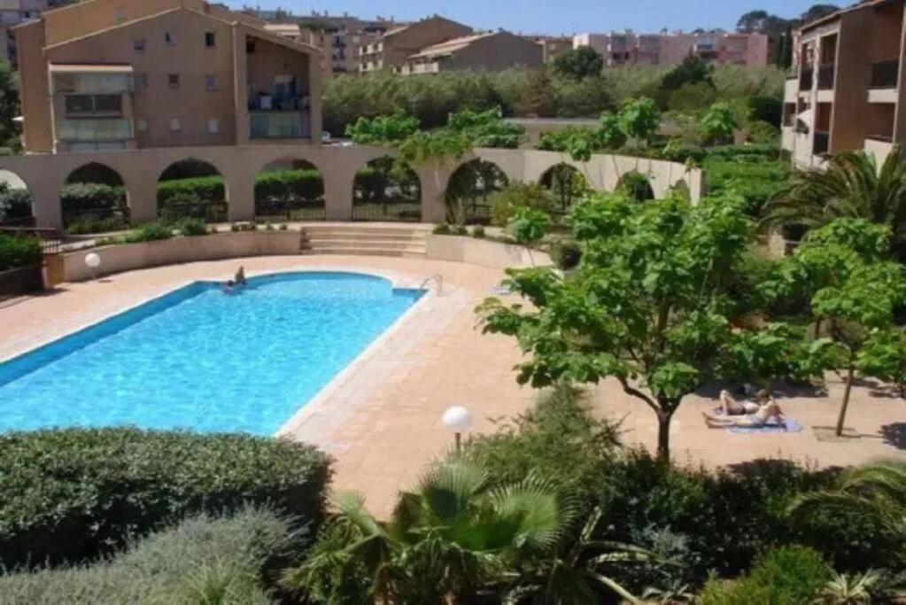 Un Sejour Ideal A Deux Pas De La Appartamento Hyères
